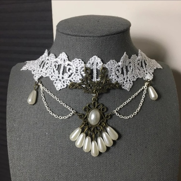 3/$25 ** White Lace Victorian Choker NWOT - Picture 2 of 2